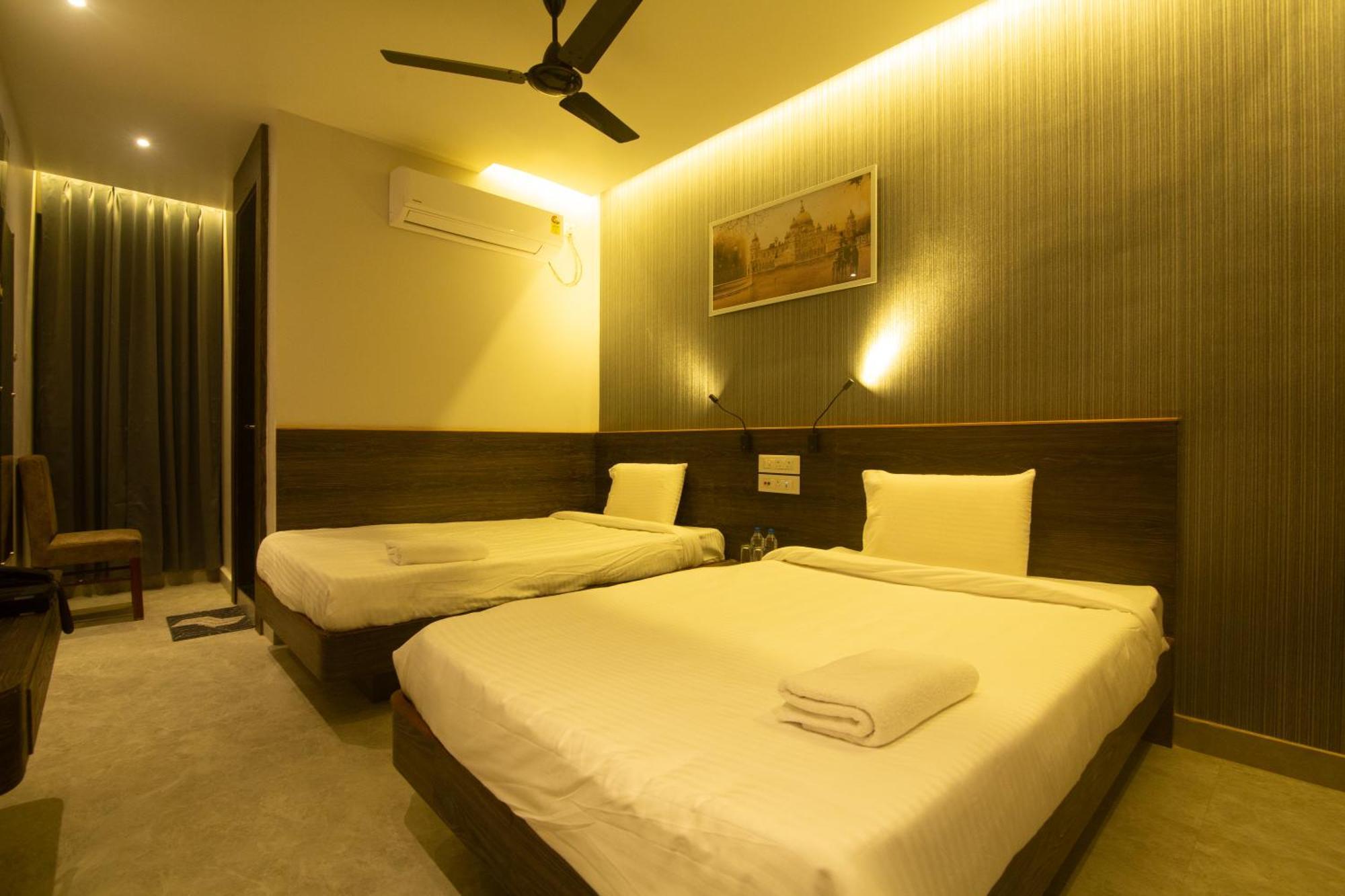 Hotel Palace View Murshidabad Extérieur photo