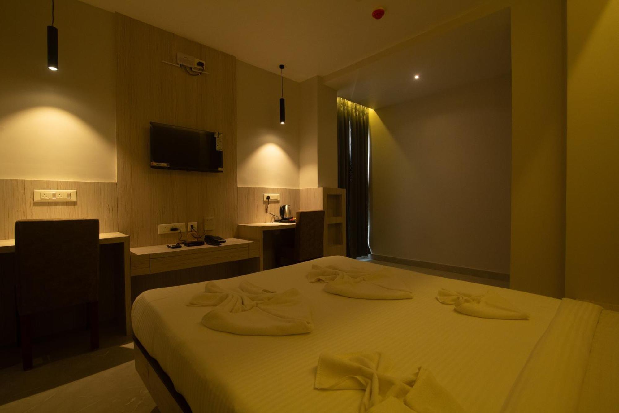 Hotel Palace View Murshidabad Extérieur photo
