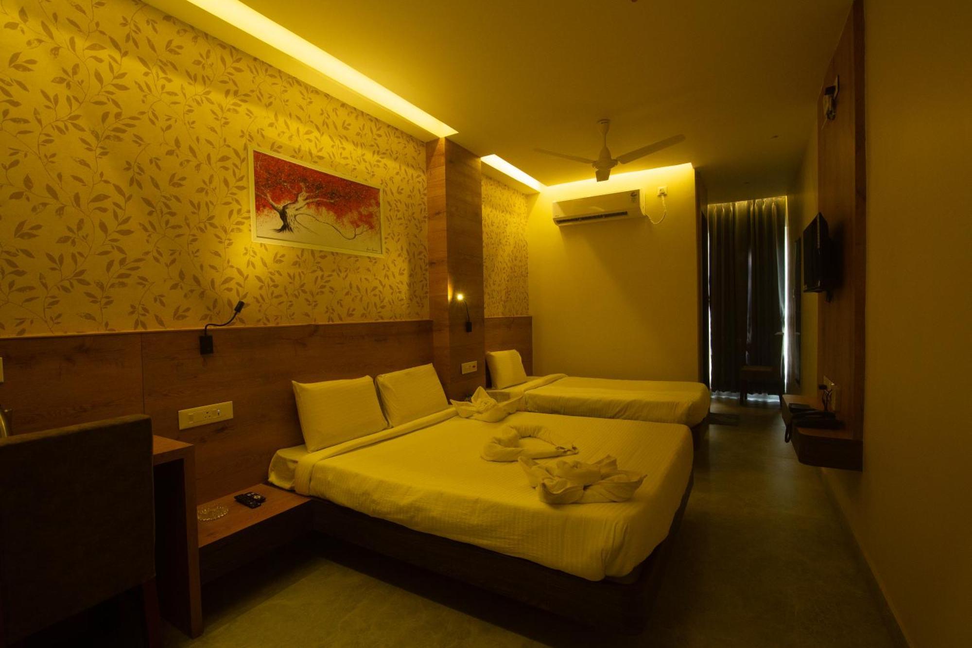Hotel Palace View Murshidabad Extérieur photo