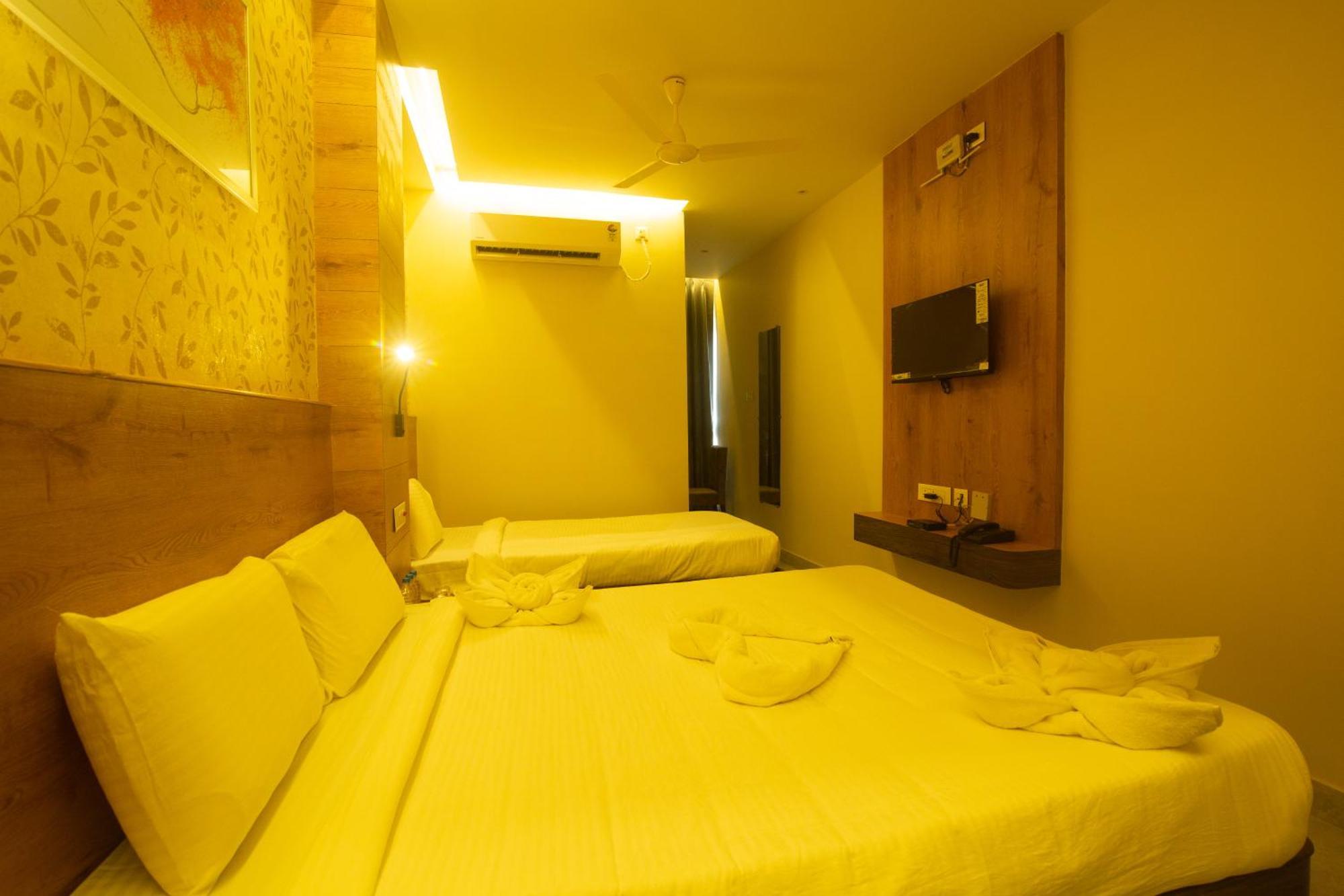 Hotel Palace View Murshidabad Extérieur photo