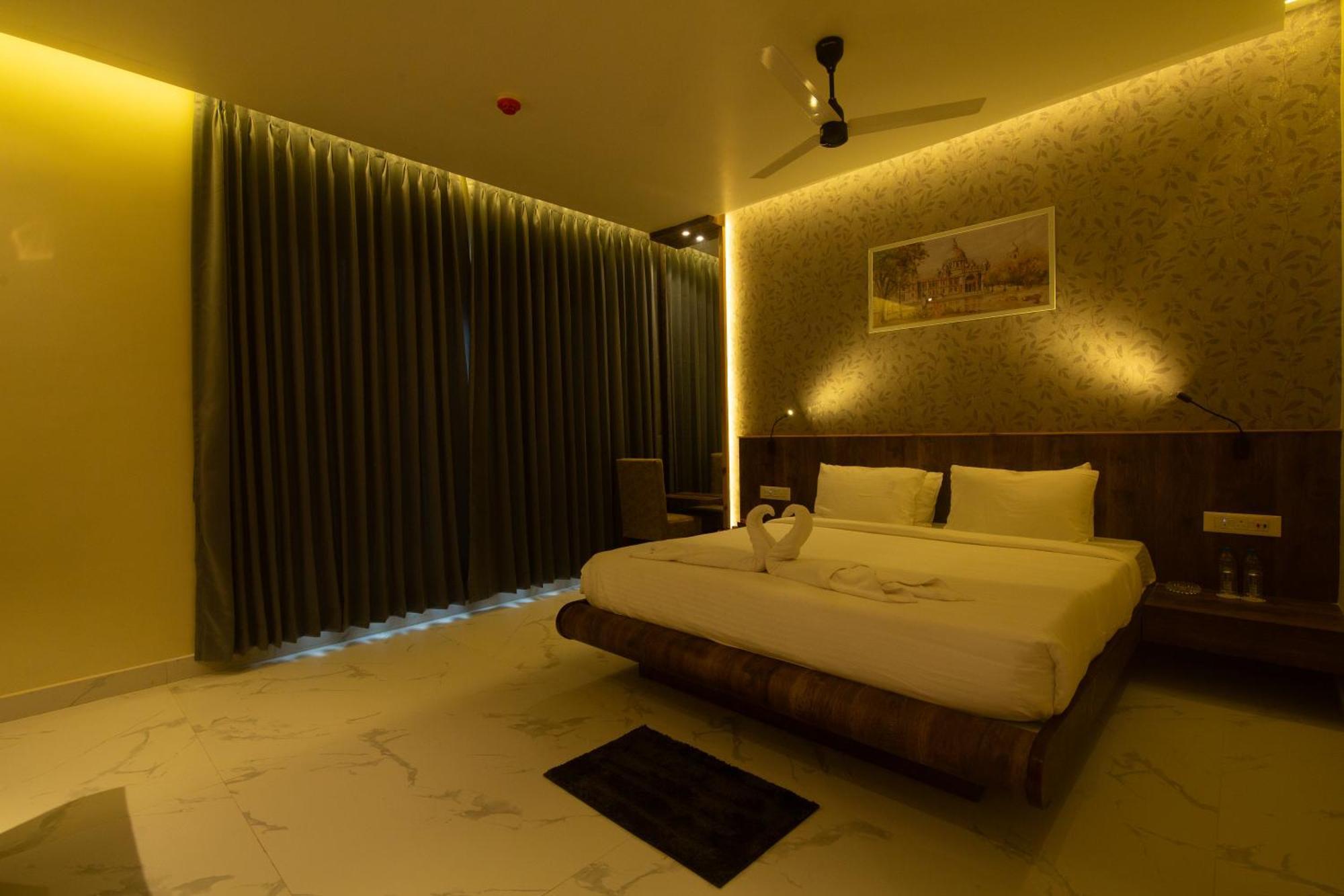 Hotel Palace View Murshidabad Extérieur photo